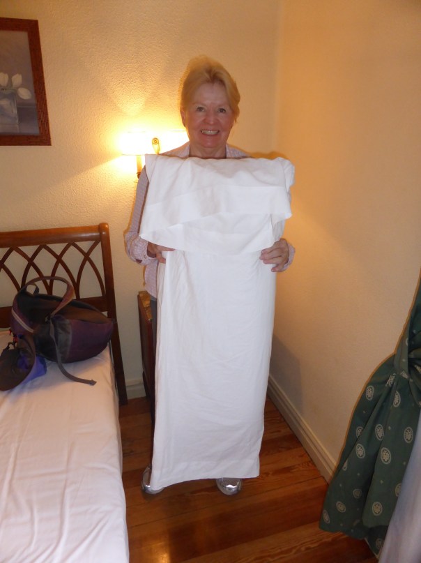 Mutti has a nightly battle with her Spanish pillow... it just doesn't fit and so far the pillow is winning!