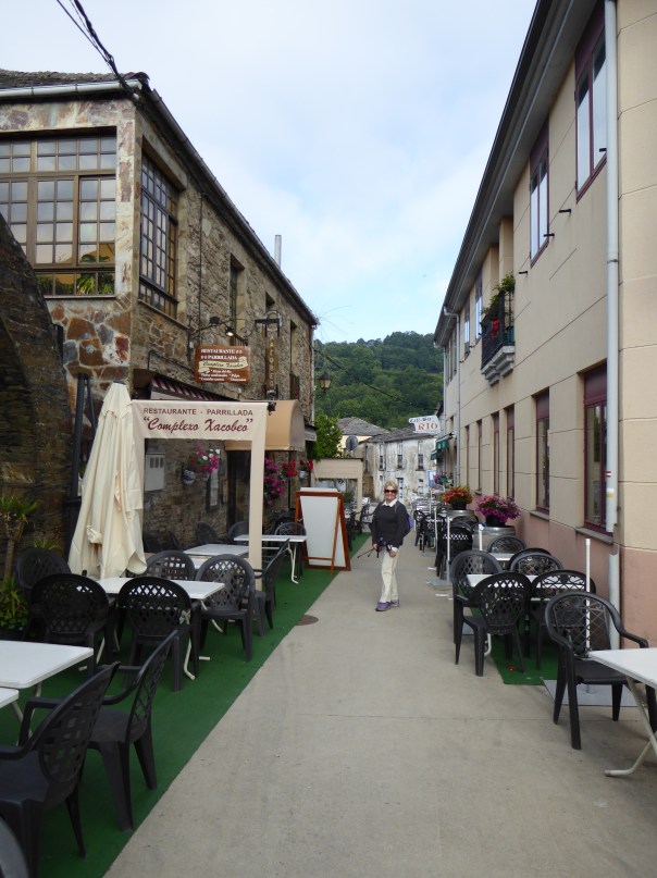 Another perfect day as we depart Tricastela. While the people of Spain have all been so kind and friendly, our hosts in rural Spain have made us feel so very welcome